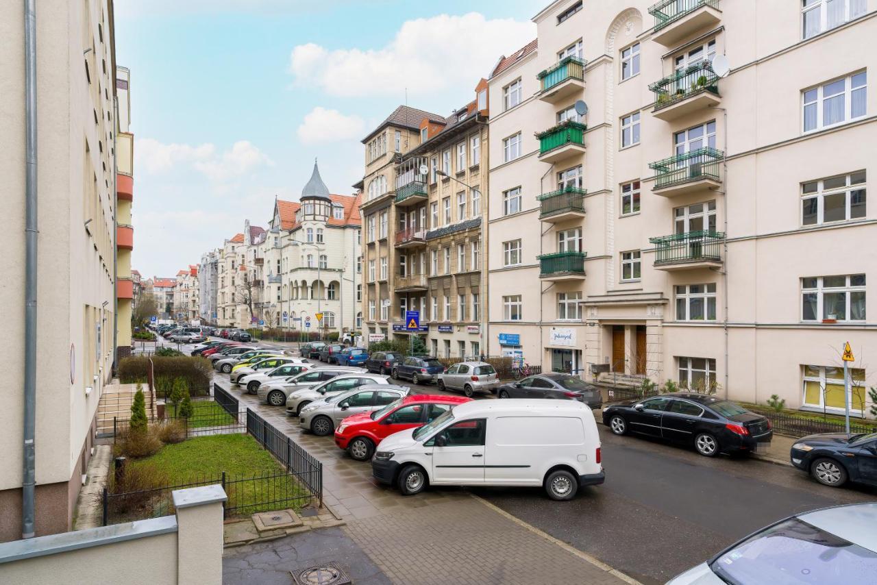 Apartment Poznan Mtp Chelmonskiego By Noclegi Renters Luaran gambar