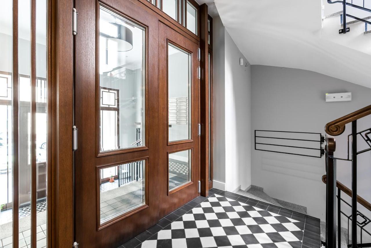 Apartment Poznan Mtp Chelmonskiego By Noclegi Renters Luaran gambar